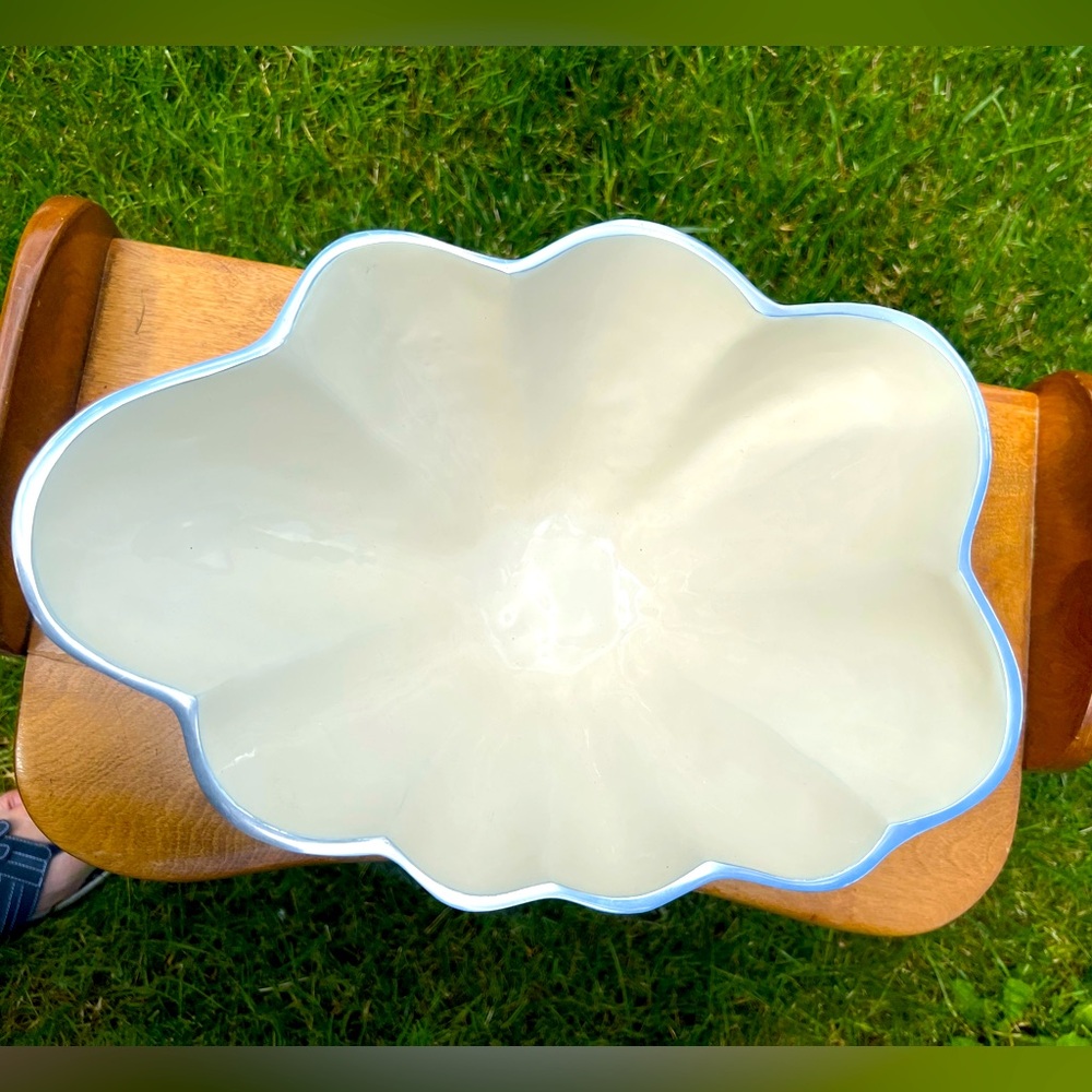Stunning XL Lunares San Francisco Heavy Cream Enameled Aluminum Seashell Bowl.